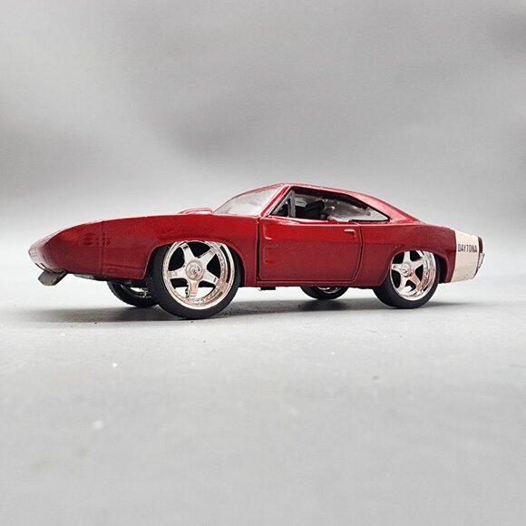 Jada 1969 Dodge Charger Daytona Red 1:24 Diecast Model Car Fast & Furious - Picture 10 of 10